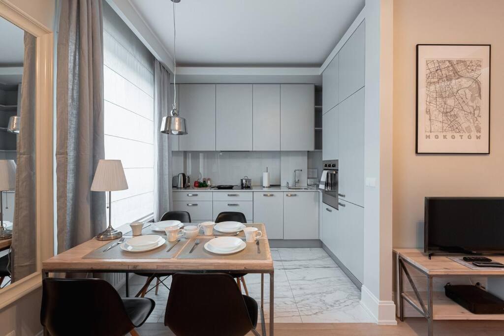 Butas Cozy, Bright Apartment, Garage, Mokotow Warsaw