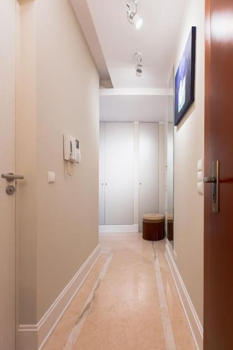 Cozy, Bright Apartment, Garage, Mokotow Warschau